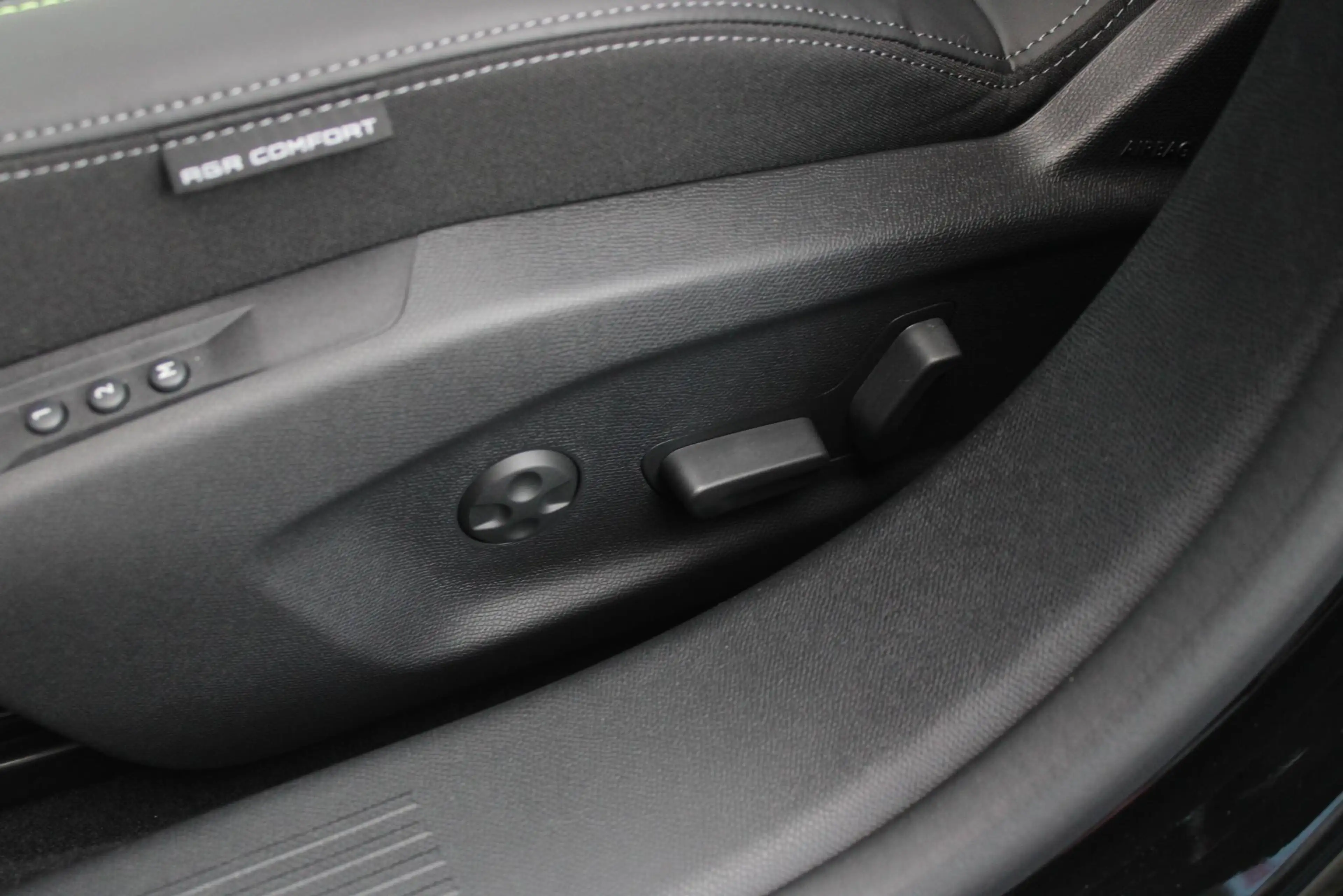 Peugeot 408 1.2 Hybrid 145PK AUTOMAAT GT *NIEUWE AUTO!* | ELEK — photo 32