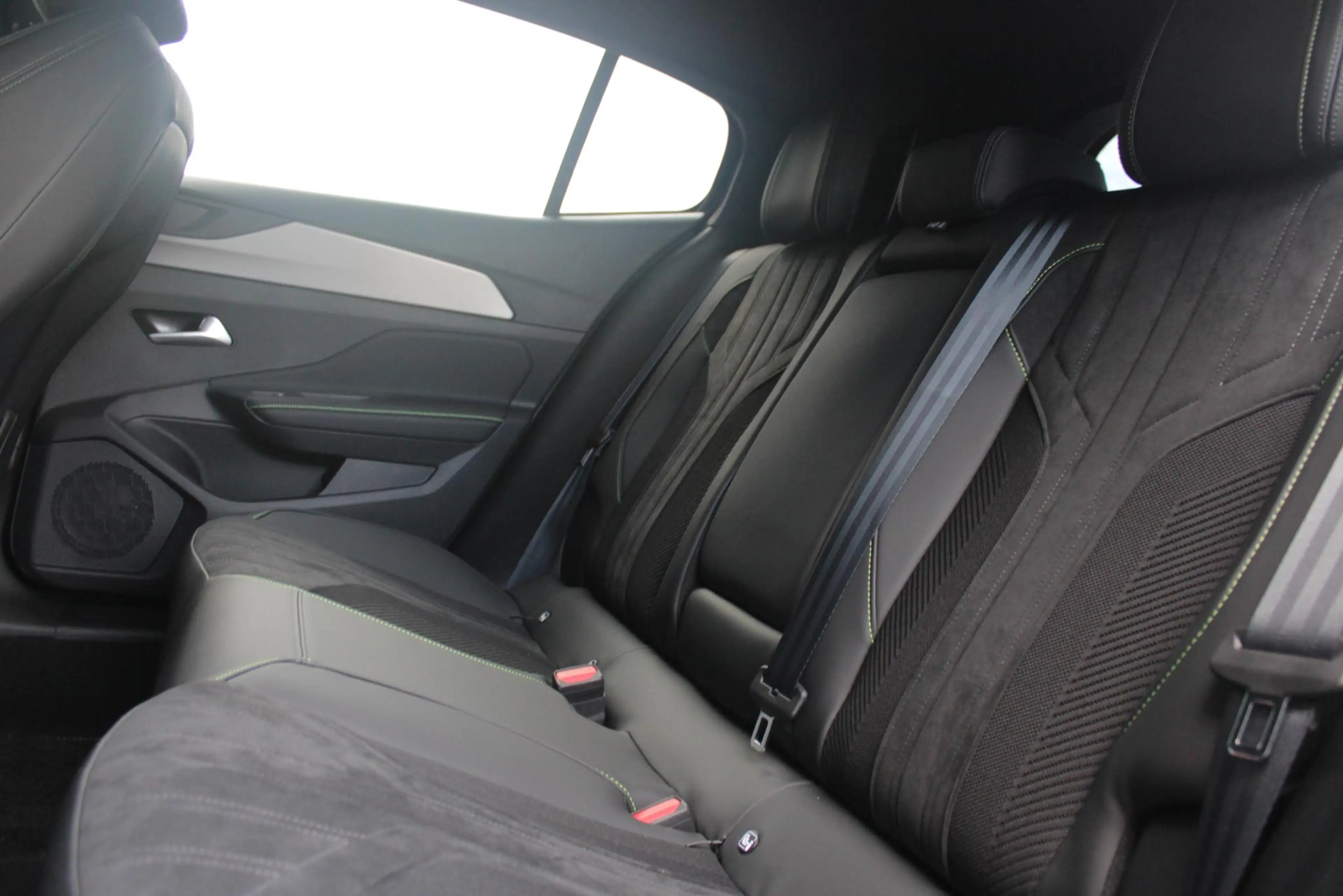 Peugeot 408 1.2 Hybrid 145PK AUTOMAAT GT *NIEUWE AUTO!* | ELEK — photo 8