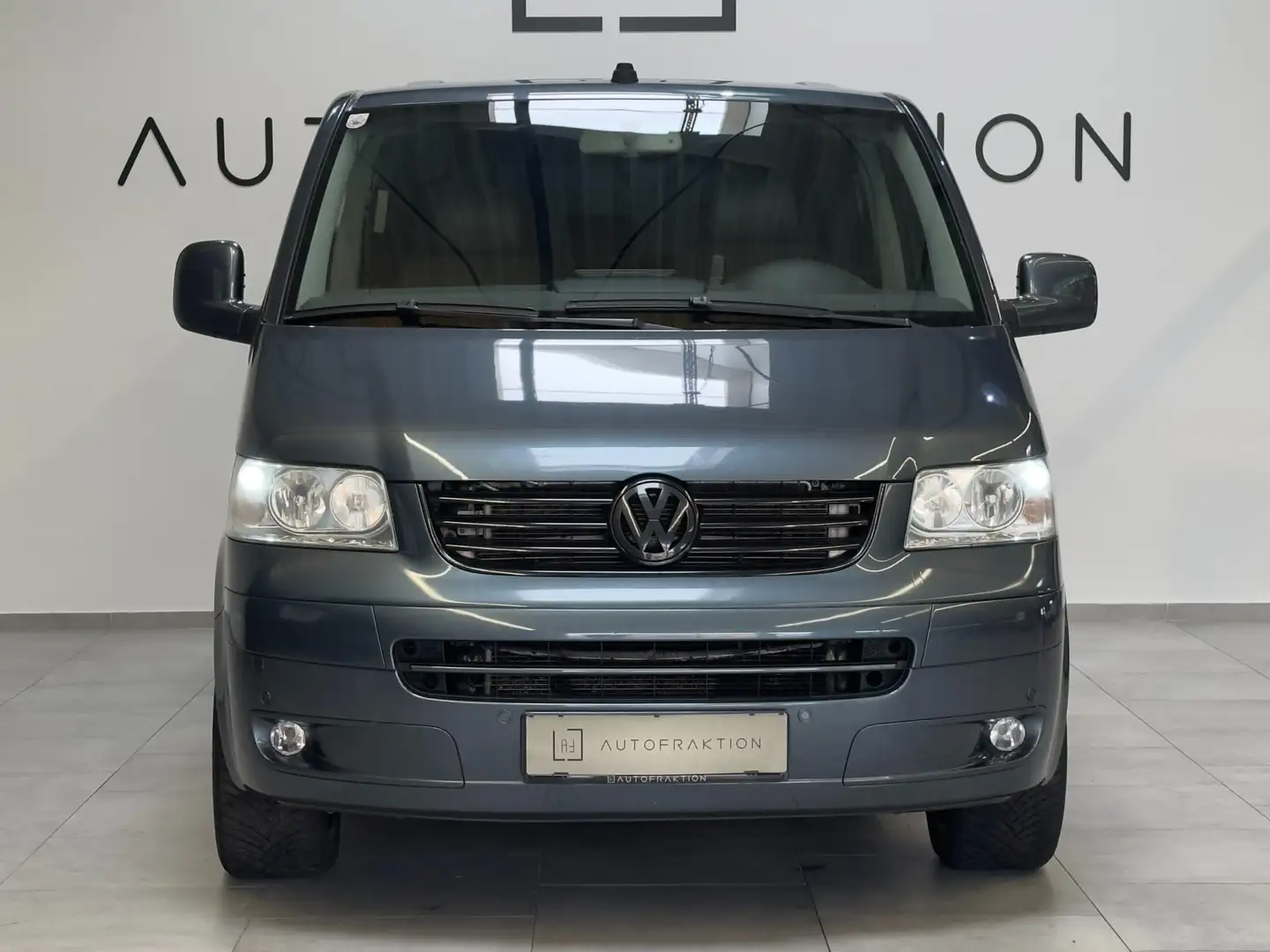 Volkswagen T5 Multivan Multivan Highline (Rollstuhlaufzug) Серый - 2