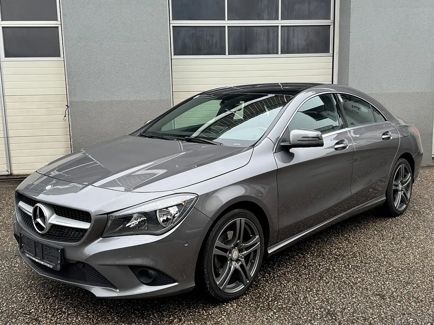 Mercedes-Benz CLA 180 Aut. *1.Besitz!* Gris - 1