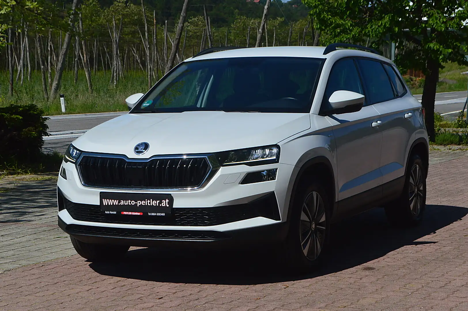 Skoda Karoq 2,0 TDI 4x4 DSG+NAVI+AHK+LED+ Weiß - 2