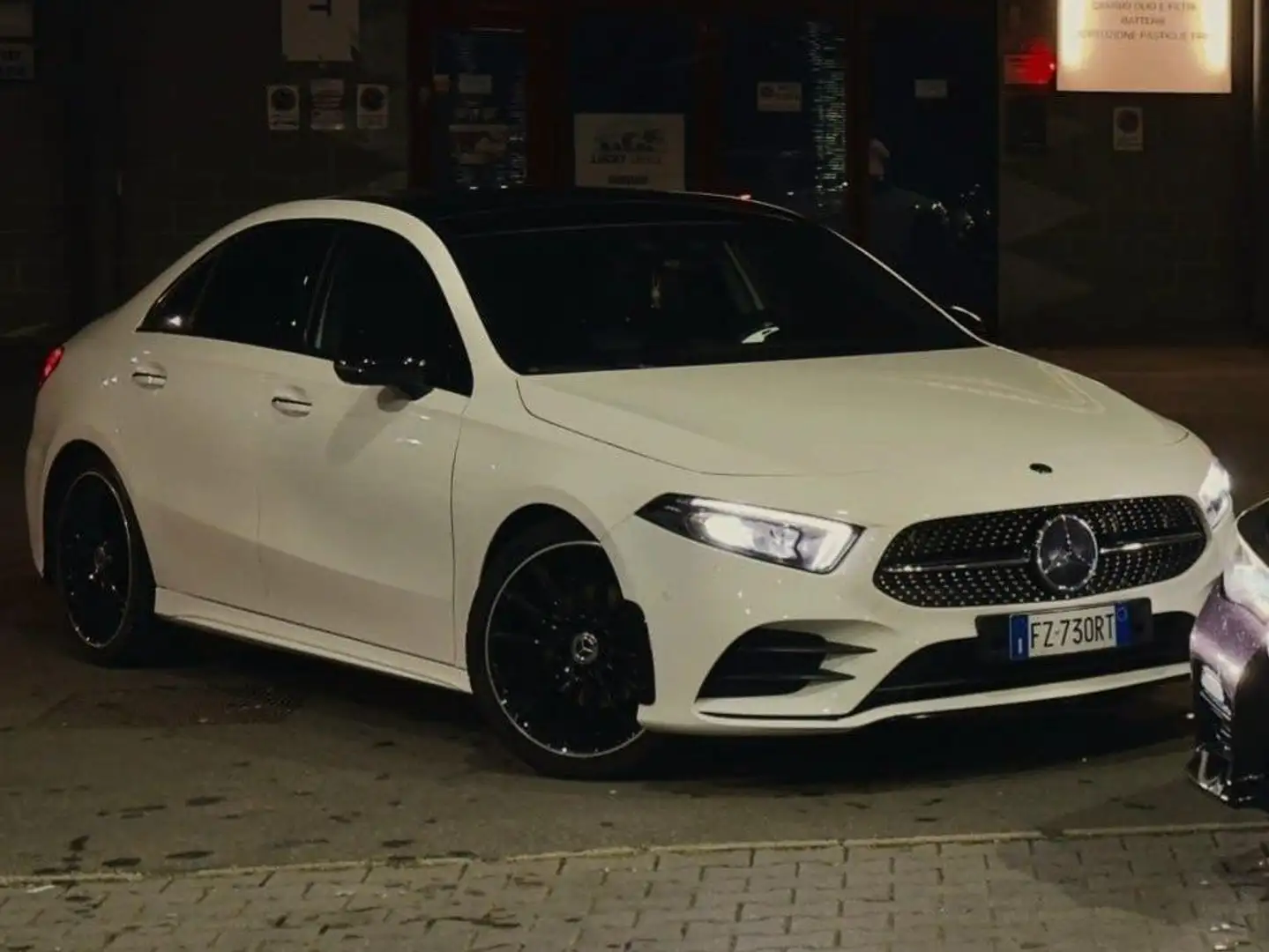 Mercedes-Benz A 180 Mercedes-Benz A 180 d Sedan Premium AMG Bianco - 1