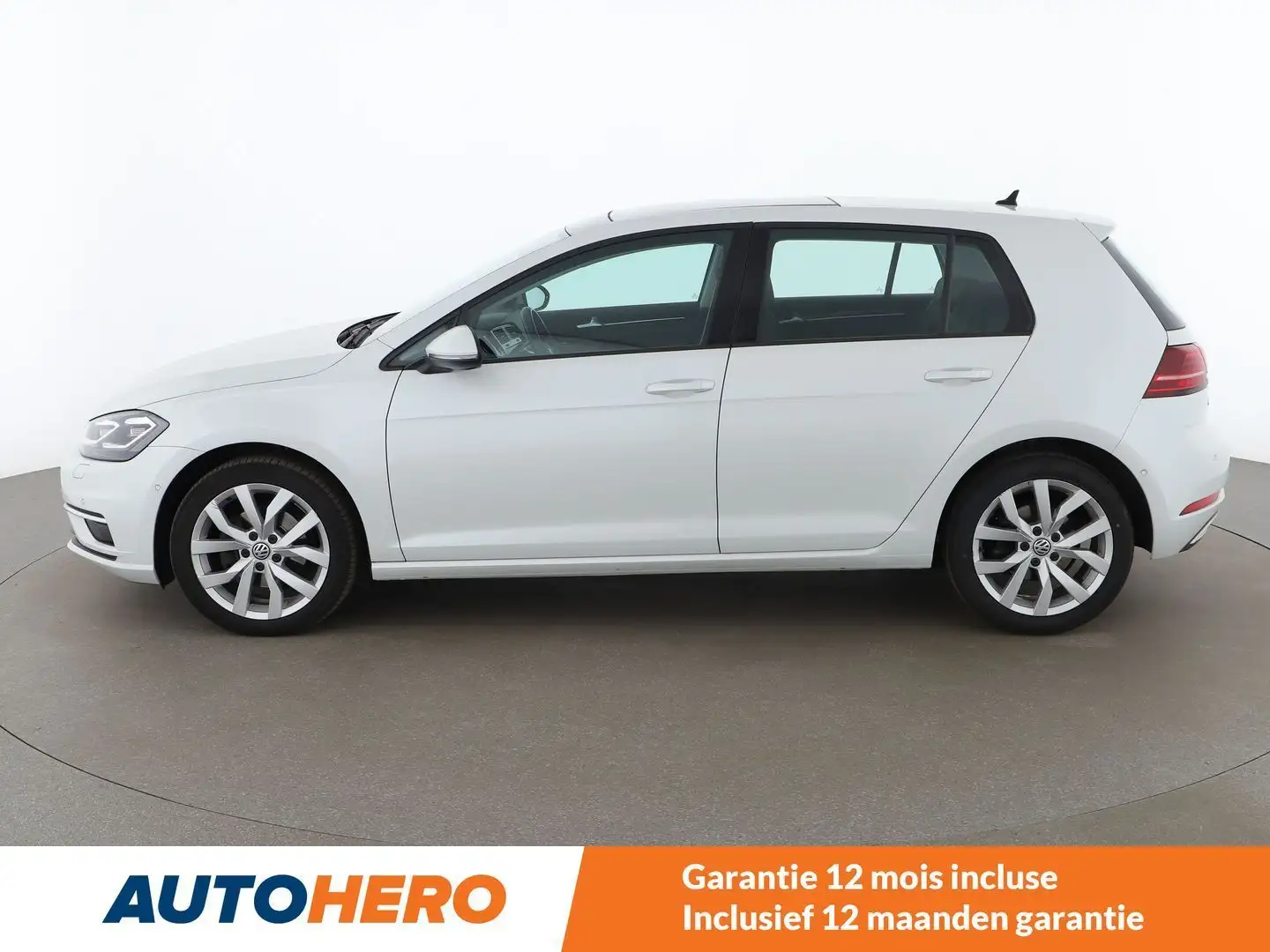 Volkswagen Golf 2.0 TDI Highline BlueMotion Fehér - 2