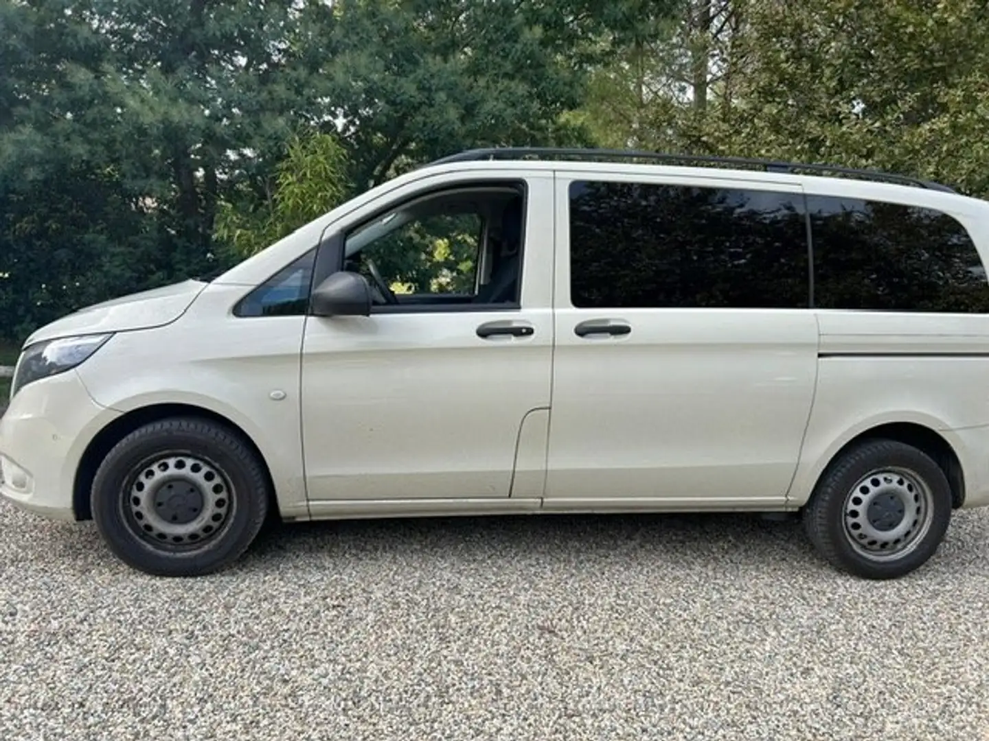 Mercedes-Benz Vito Beige - 2