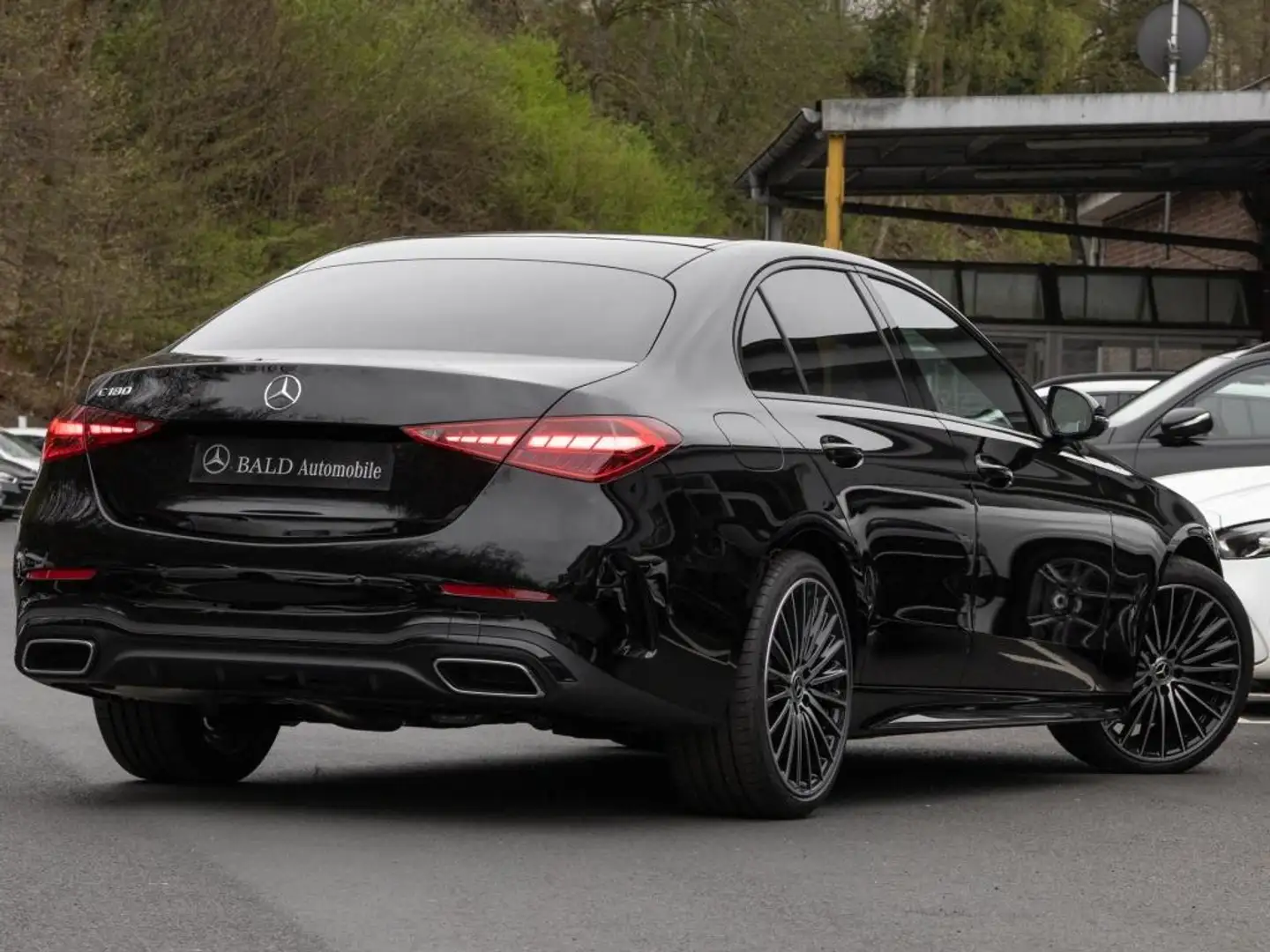 Mercedes-Benz C 180 AMG/LED/Pano/AHK/360/Memo/Sound/Night/19" Schwarz - 2