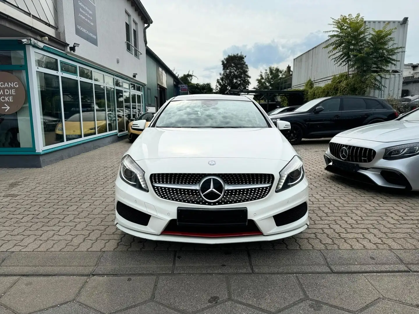 Mercedes-Benz A 250 Sport*EXKLUSIVE-PAKET(AMG)*PANO*BI-XENON* Blanco - 2
