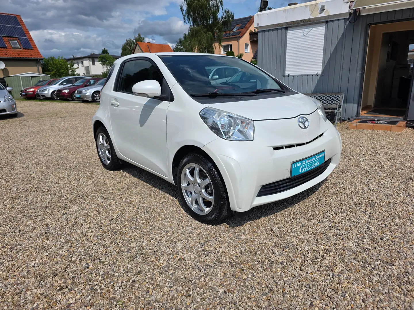 Toyota iQ 1.33*Autom.*PDC*Navi*Standheiz.*TÜV 05.2027* Bílá - 1