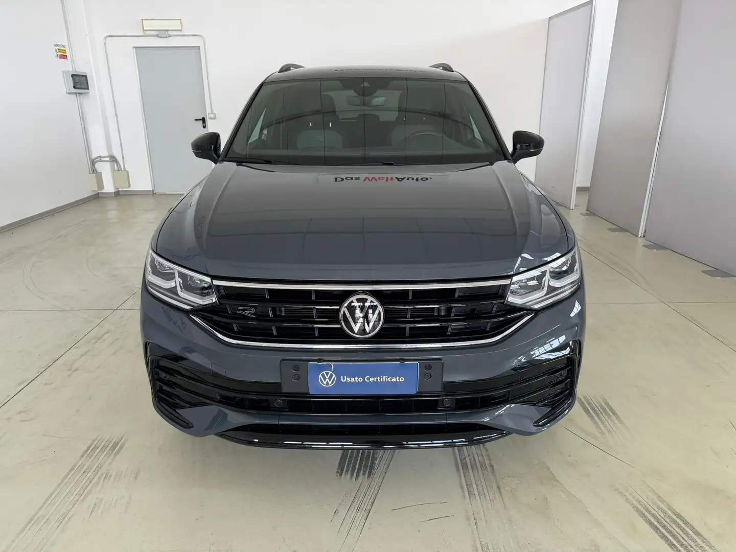 Volkswagen Tiguan Tiguan II 2021 2.0 tdi R-Line 150cv dsg Gris - 2