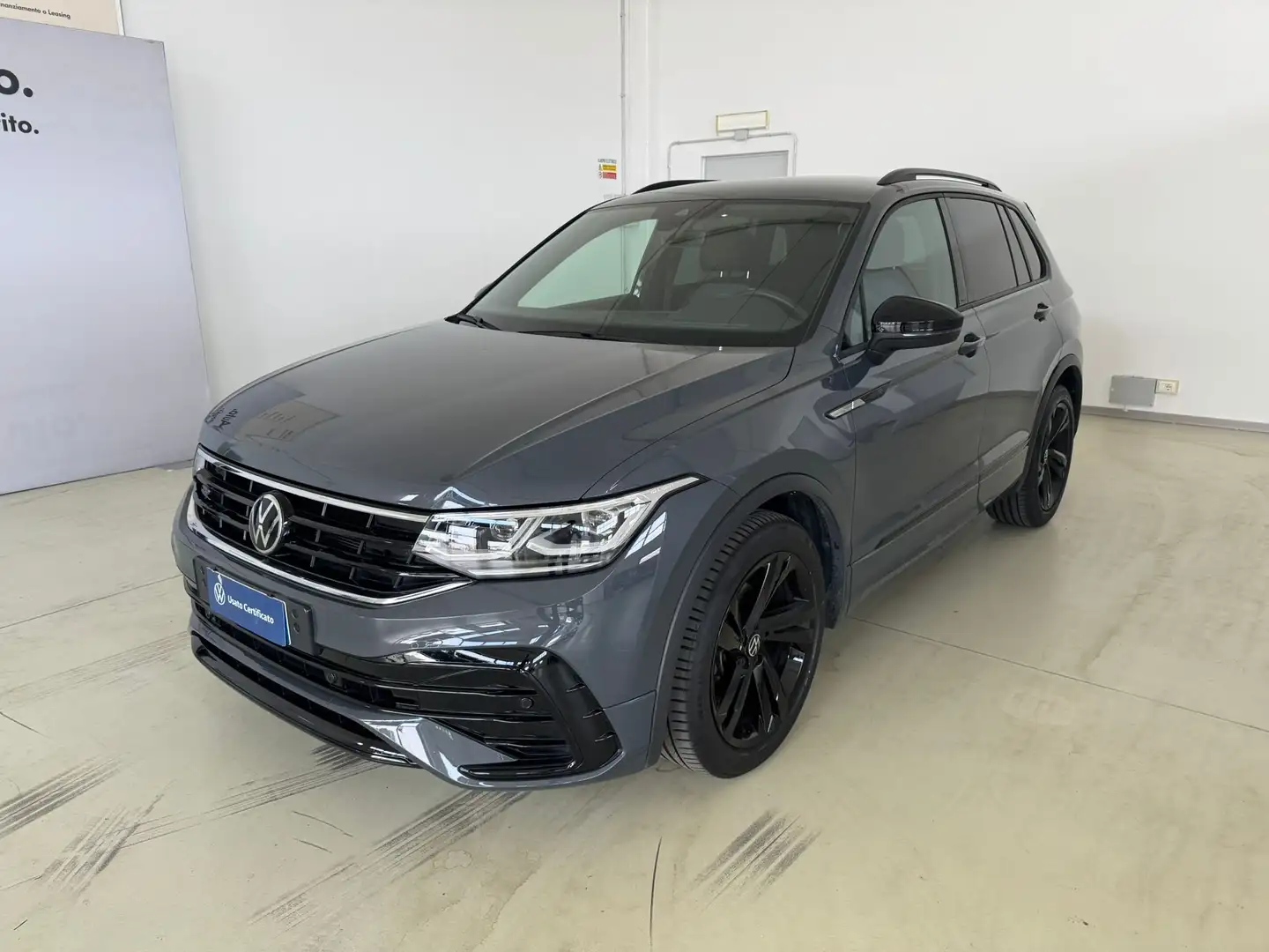 Volkswagen Tiguan Tiguan II 2021 2.0 tdi R-Line 150cv dsg Gris - 1