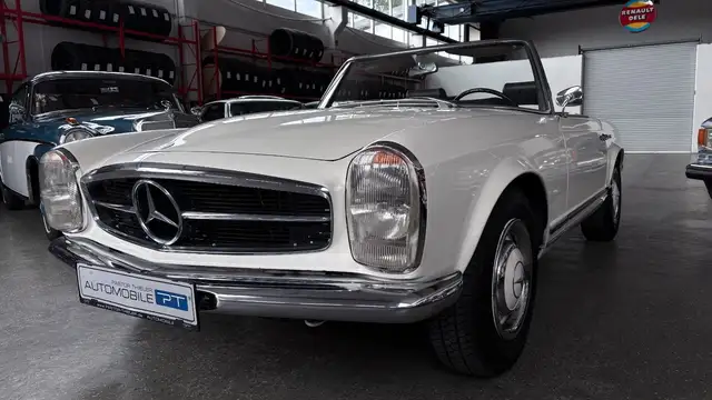 Mercedes-Benz 230