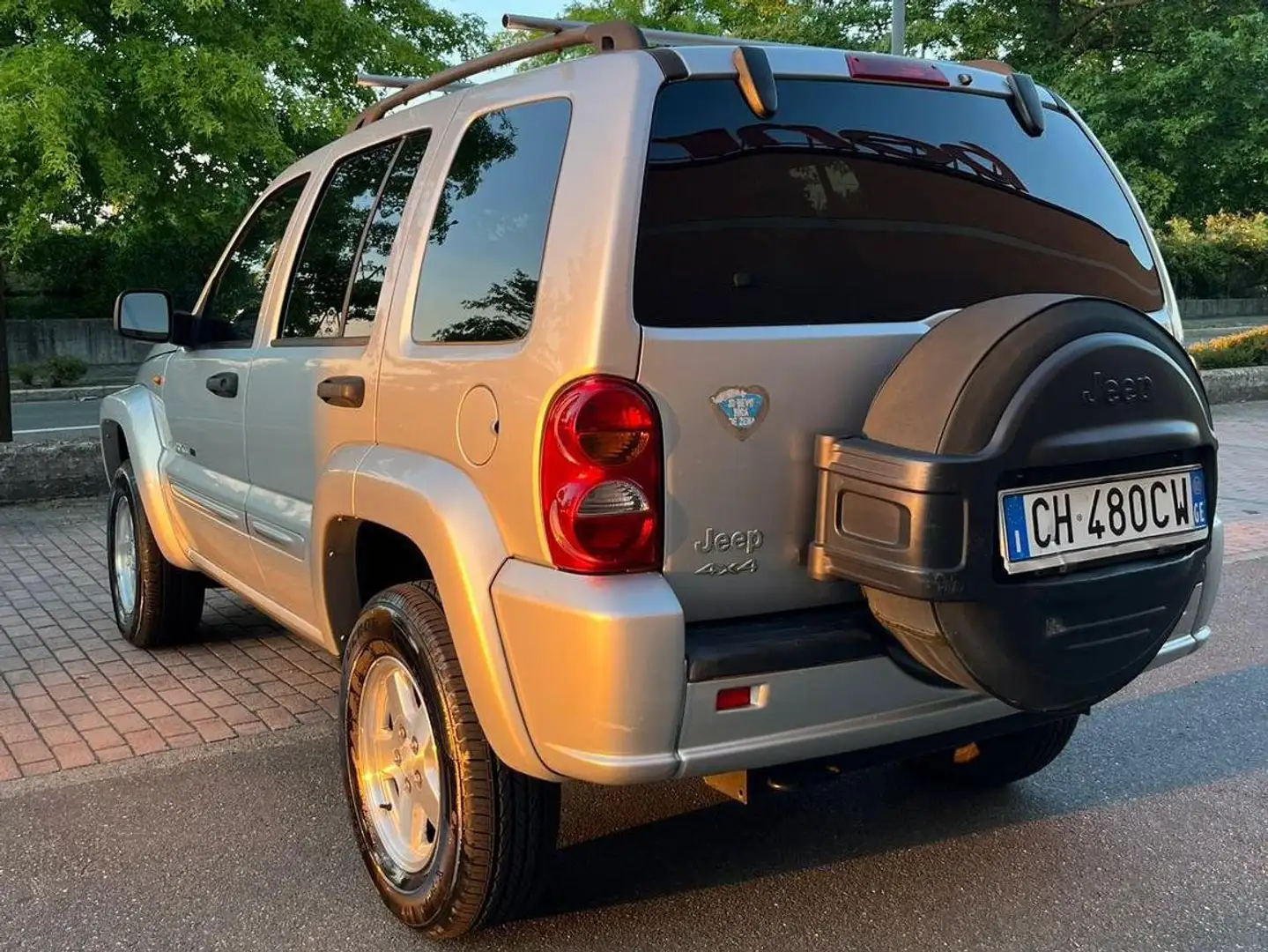 Jeep Cherokee Cherokee III 2002 2.5 crd Sport Argent - 1