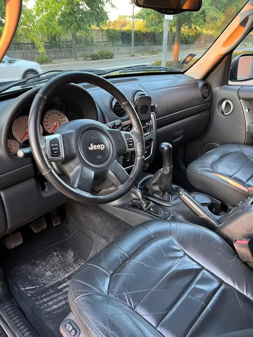 Jeep Cherokee Cherokee III 2002 2.5 crd Sport Argent - 2