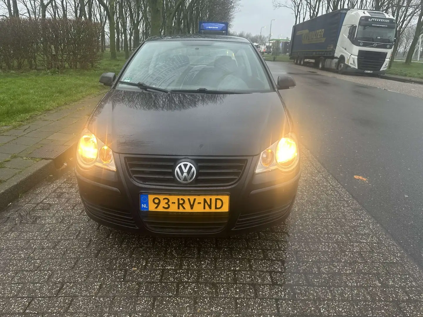 Volkswagen Polo 1.9 TDI Negro - 2