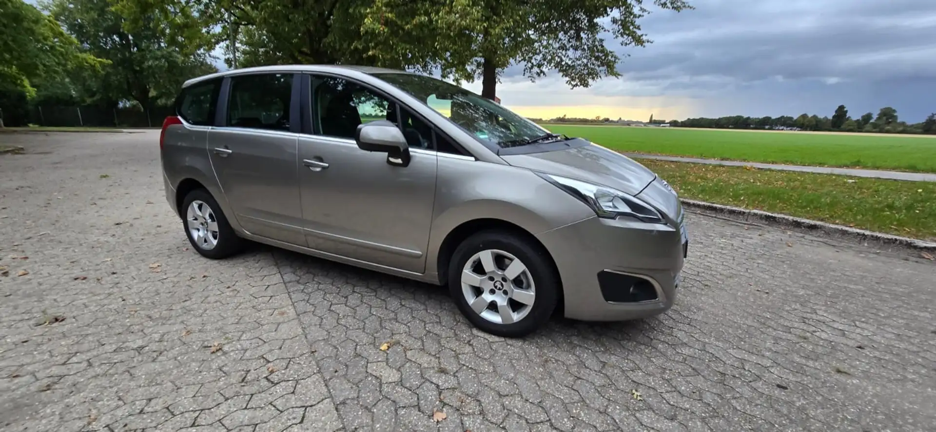 Peugeot 5008 PureTech 130 Style - 1