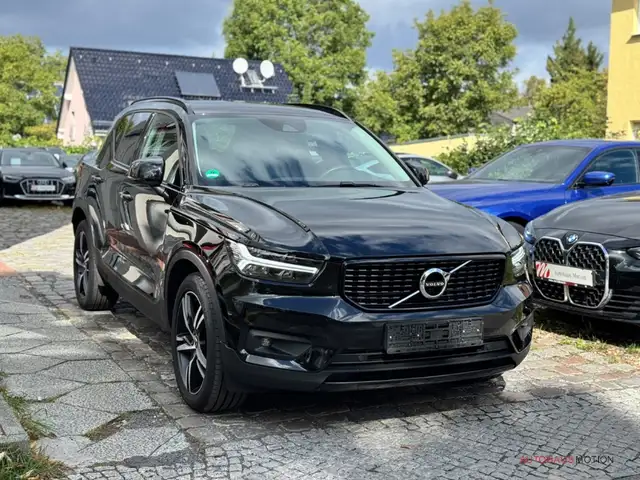 Volvo XC40 view 4