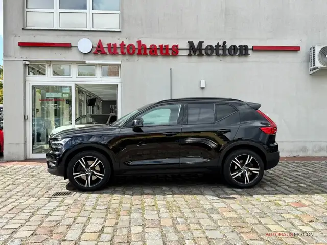 Volvo XC40 view 8