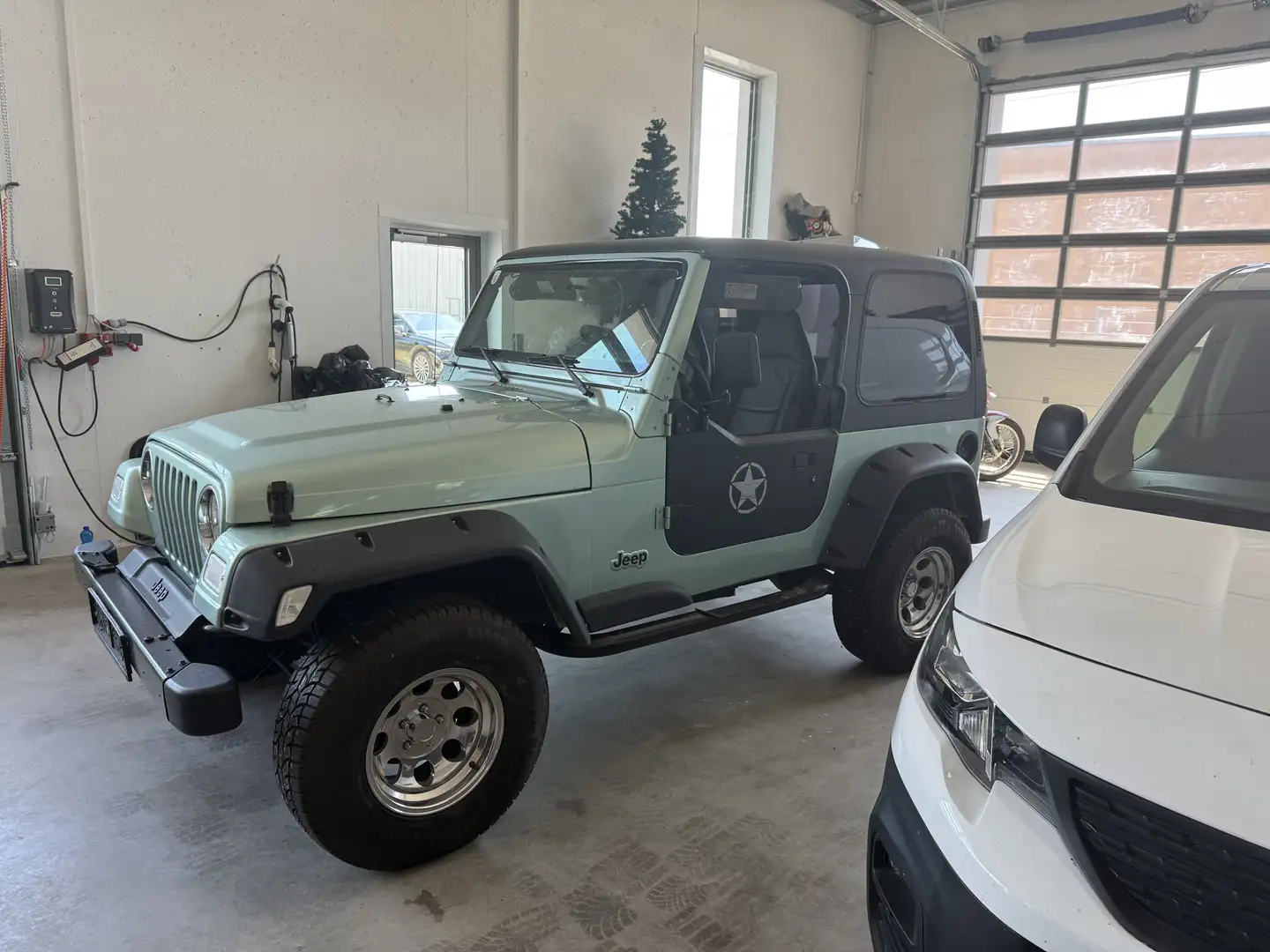 Jeep Wrangler Wrangler 4,0 KLIMA Hard Top Soft Top Extras Grün - 2