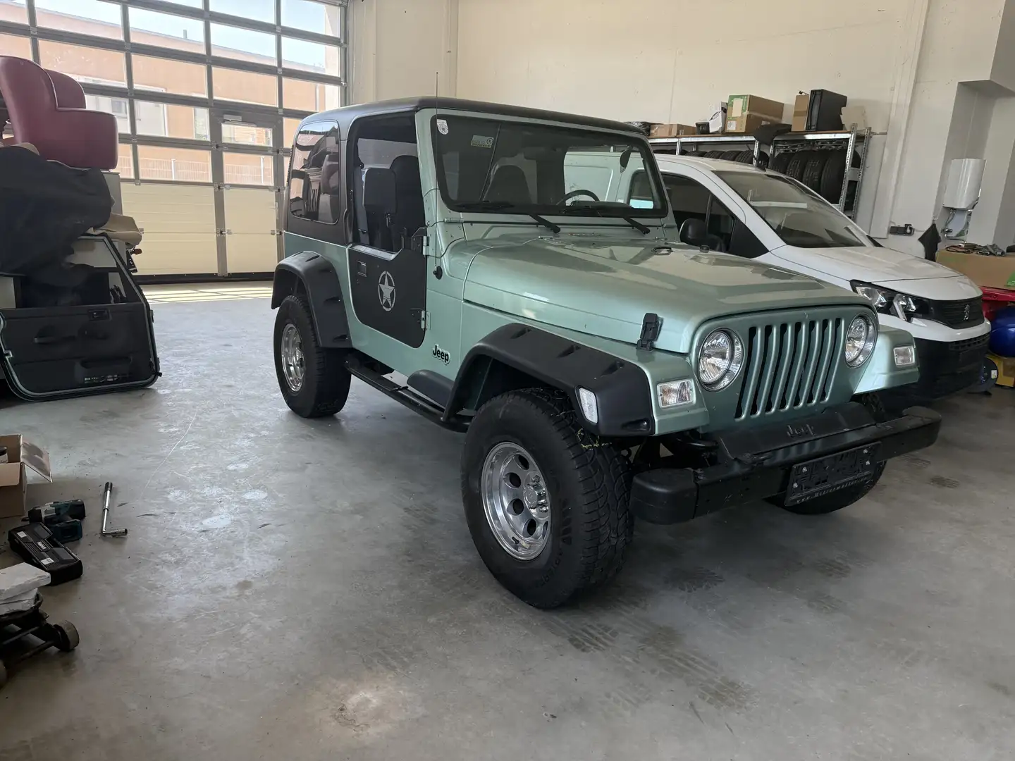 Jeep Wrangler Wrangler 4,0 KLIMA Hard Top Soft Top Extras Grün - 1