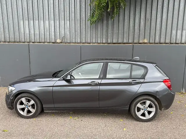 BMW 1 Series view 2