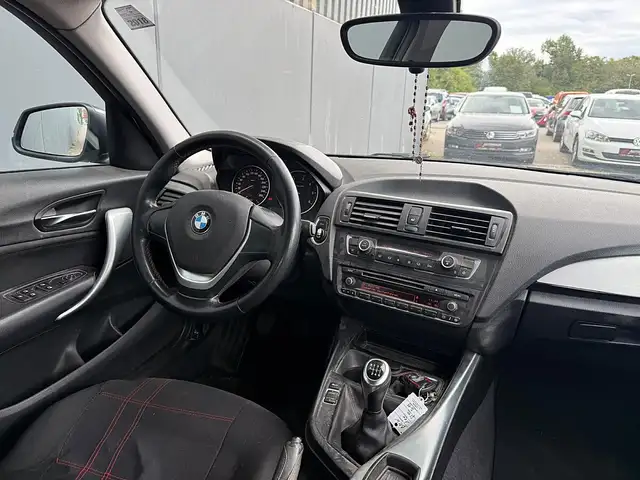 BMW 1 Series view 10