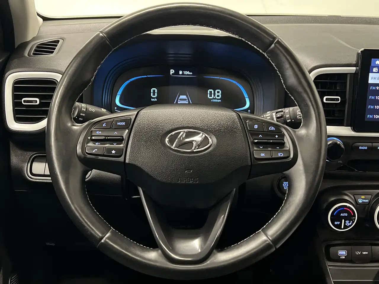 Hyundai Venue снимка Hyundai Venue