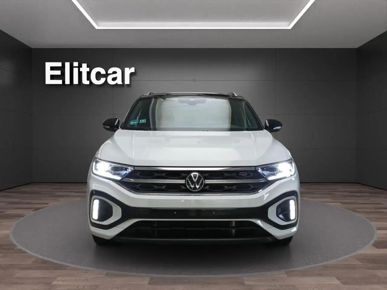 Volkswagen T-Roc 1.5 TSI ACT DSG R-Line 2