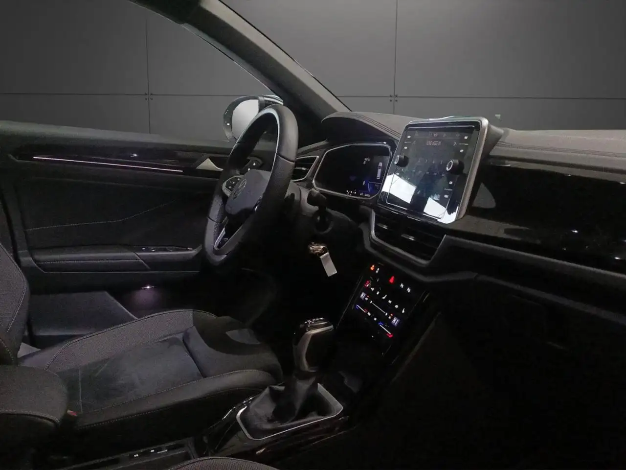 Volkswagen T-Roc 1.5 TSI ACT DSG R-Line 8