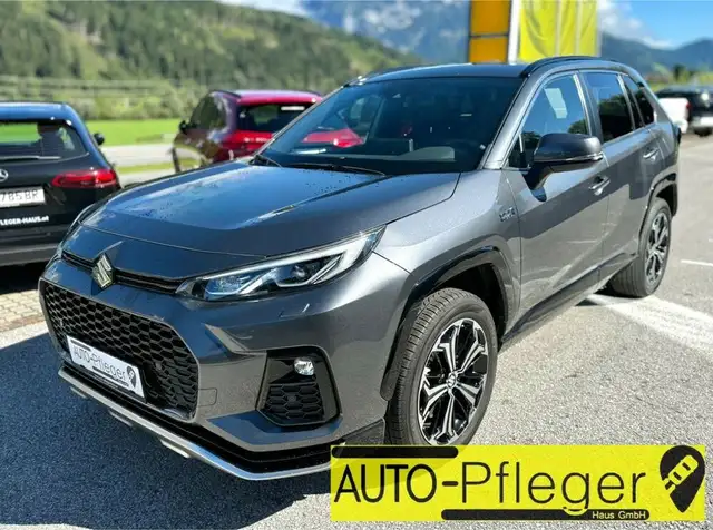 Suzuki Across 2.5 PHEV E-Four flash