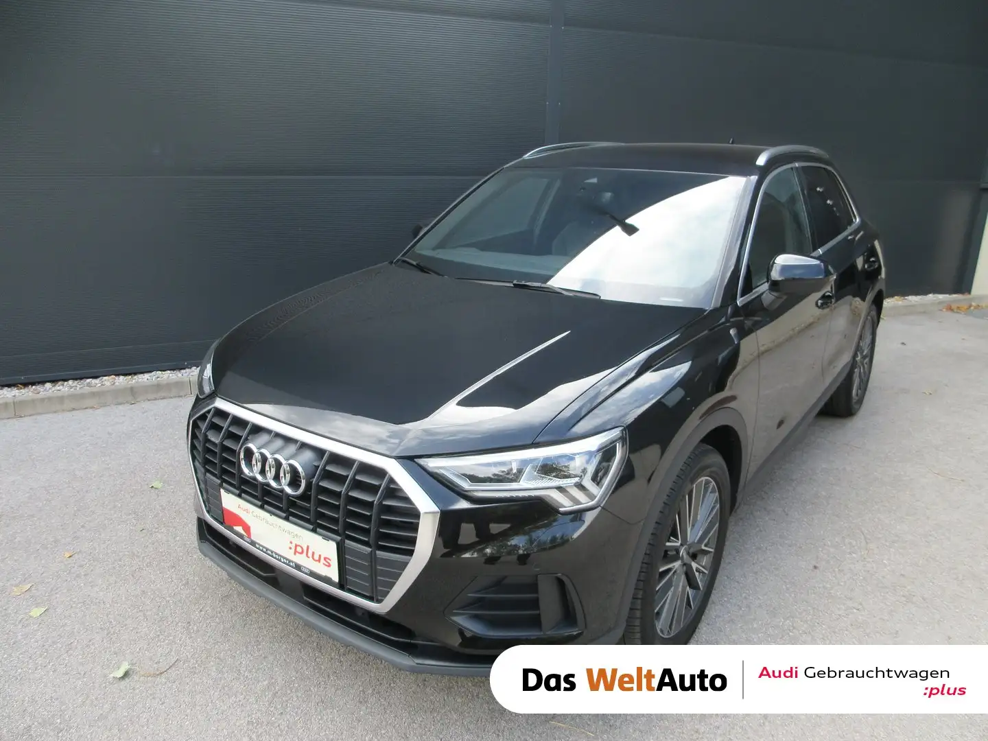 Audi Q3 40 TFSI quattro intense Schwarz - 1