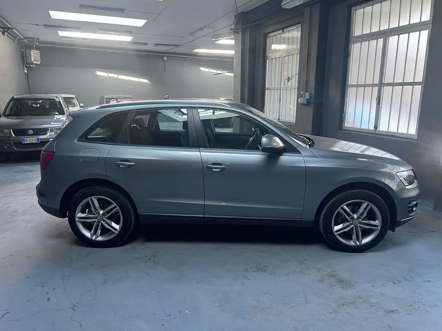 Audi Q5 AUDI Q5 2.0 tfsi quattro 211cv MOTORE NUOVO!! Grigio - 2