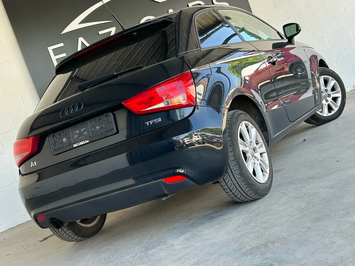 Audi A1 1.2 TFSI * JANTES + CLIM + PROPRE + GARANTIE * Black - 2