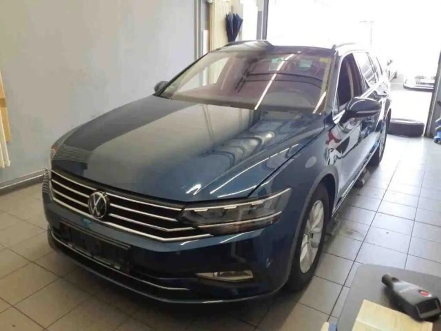 Volkswagen Passat Variant 1.5 TSI BUSINESS LED+NAVI+STDHZG Blau - 2