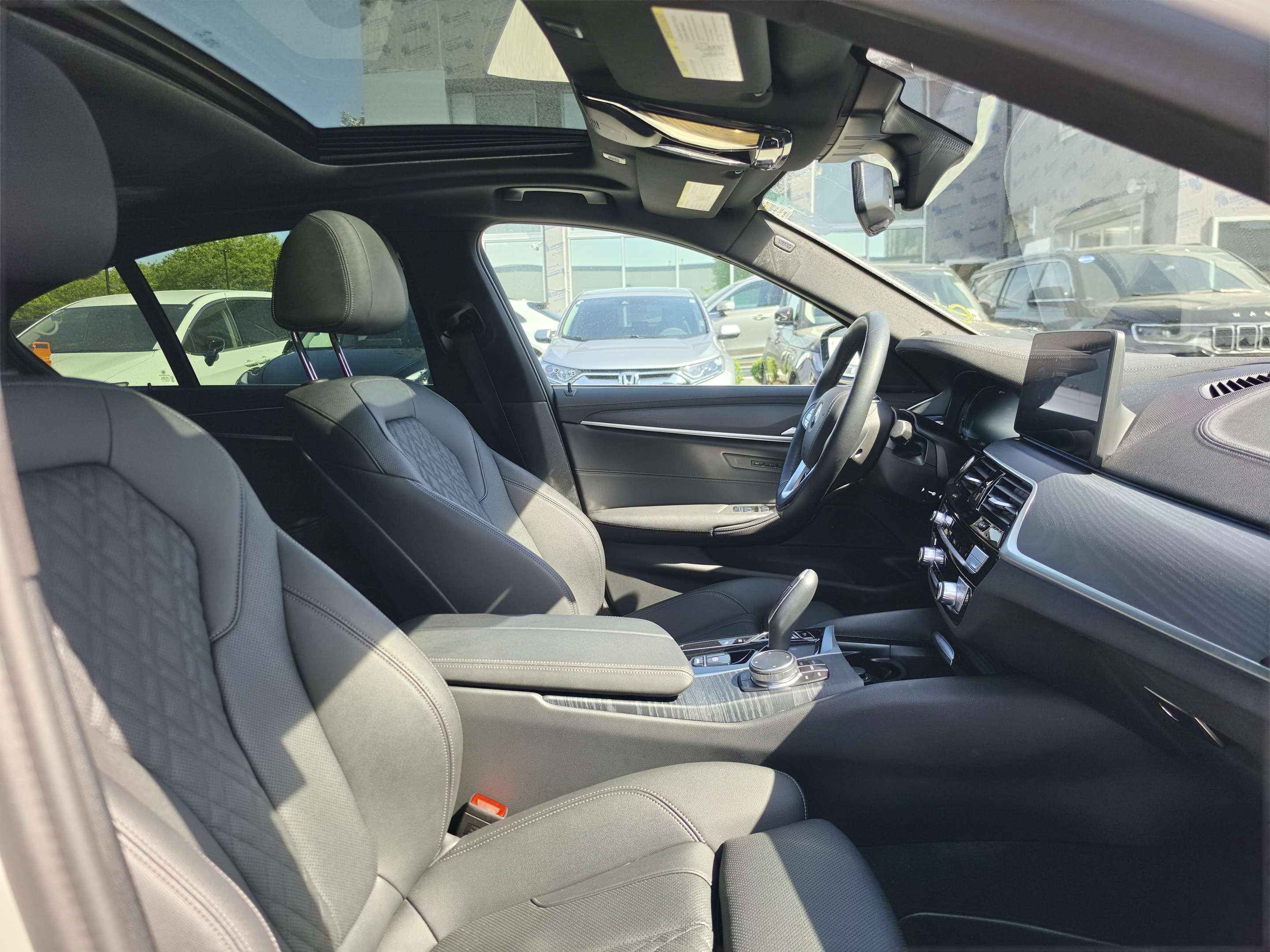 2023 BMW 5 Series 530e iPerformance - Head Up Display, Manager Demo thumb 36