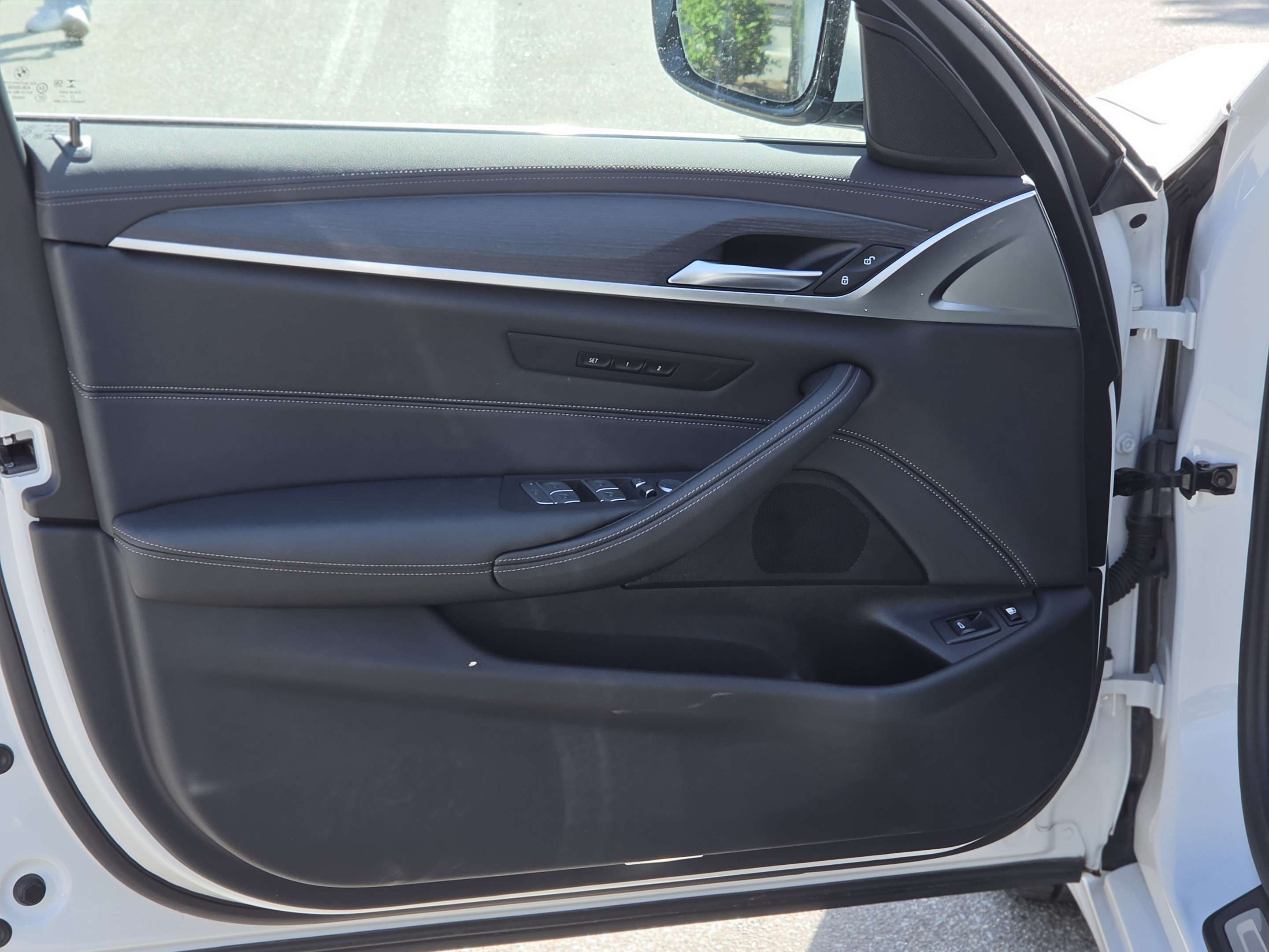 2023 BMW 5 Series 530e iPerformance - Head Up Display, Manager Demo thumb 13