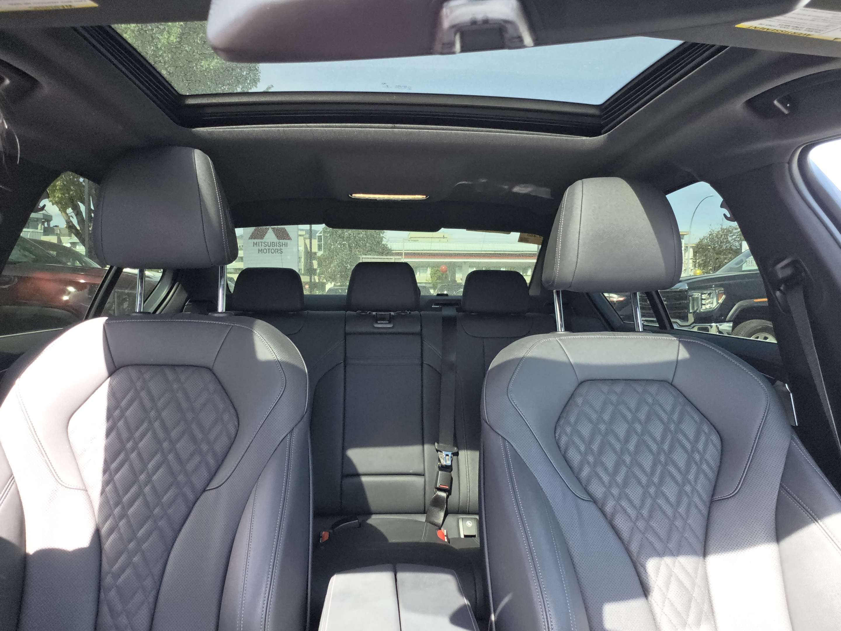 2023 BMW 5 Series 530e iPerformance - Head Up Display, Manager Demo thumb 38
