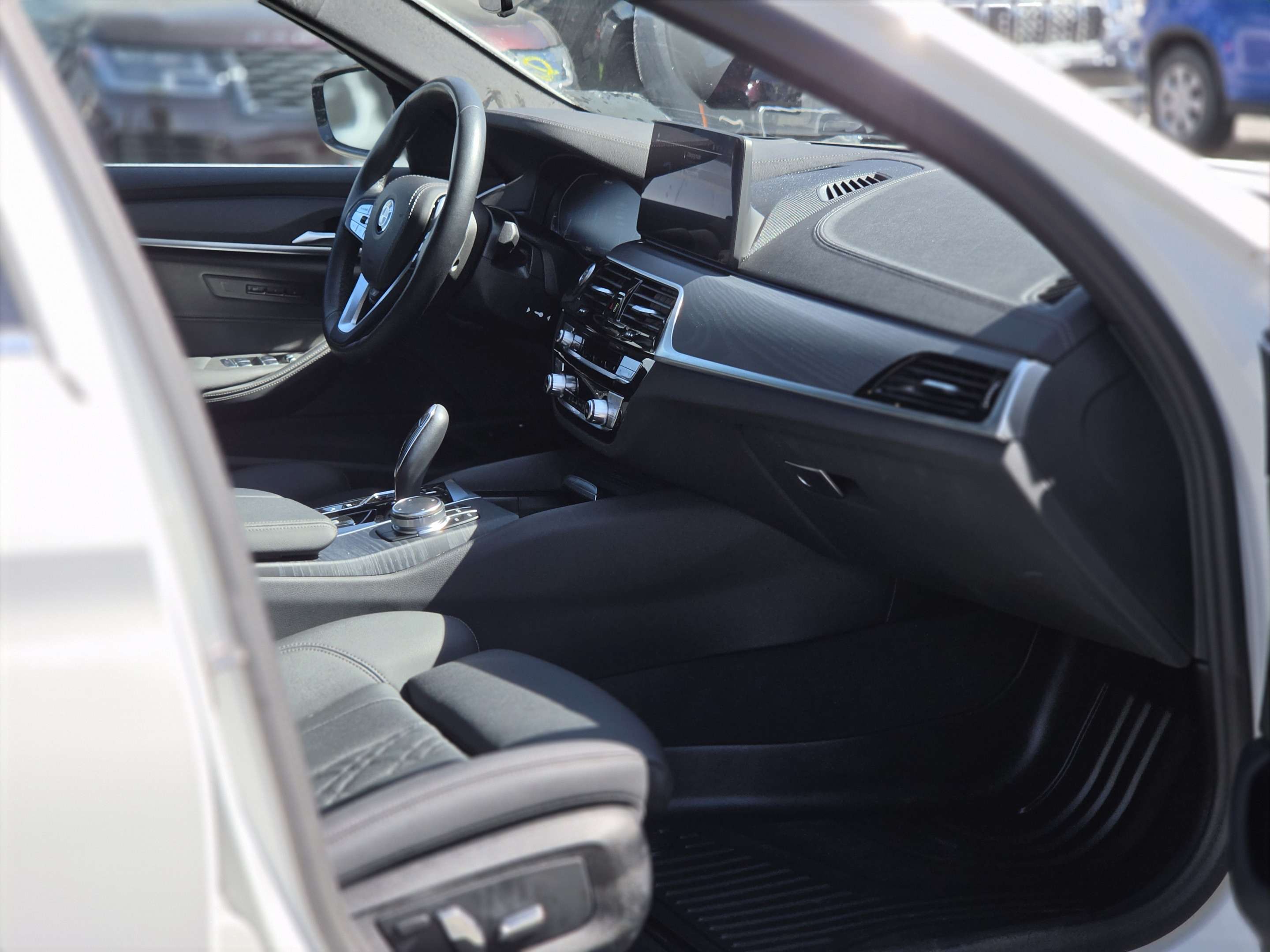2023 BMW 5 Series 530e iPerformance - Head Up Display, Manager Demo thumb 35
