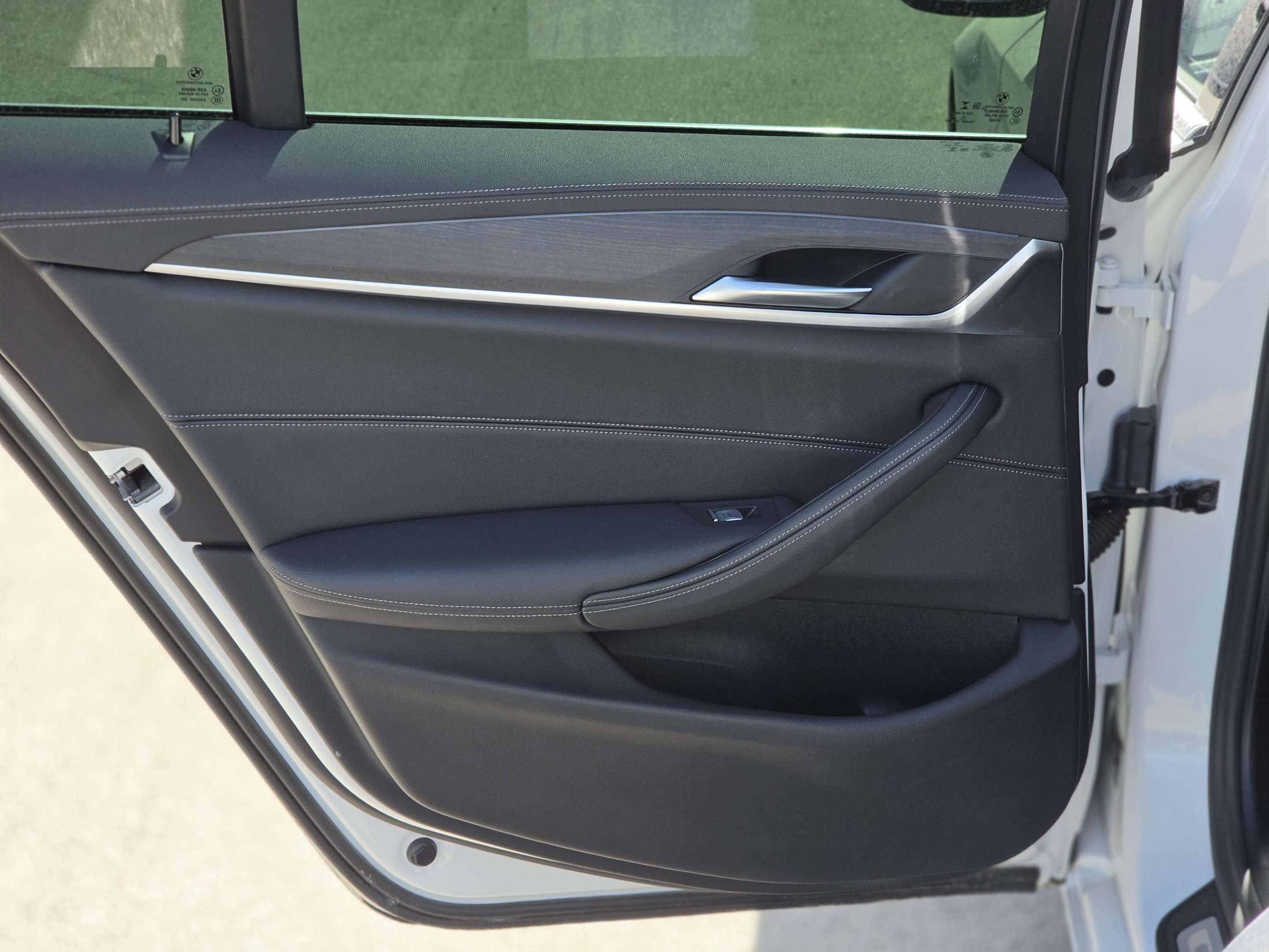 2023 BMW 5 Series 530e iPerformance - Head Up Display, Manager Demo thumb 18