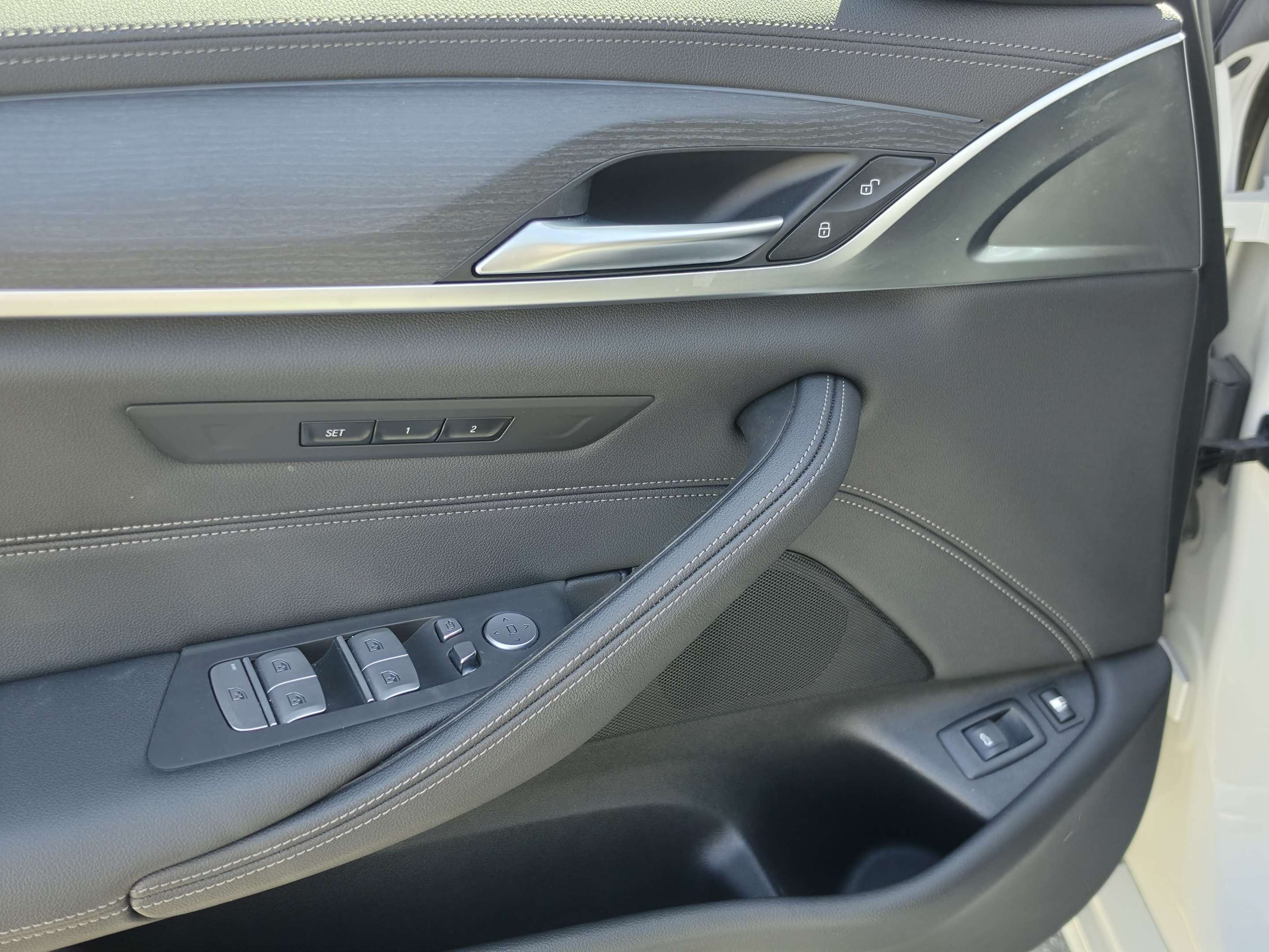 2023 BMW 5 Series 530e iPerformance - Head Up Display, Manager Demo thumb 14