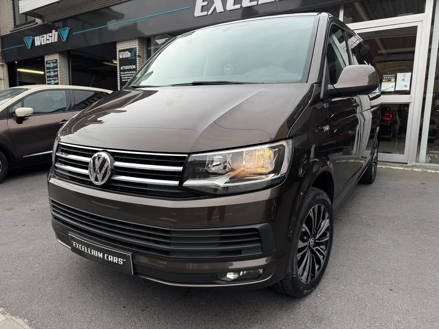 Volkswagen T6 Caravelle 2.0TDi Blue Motion ! 9Place ! Gps Airco Eur6b Brun - 1