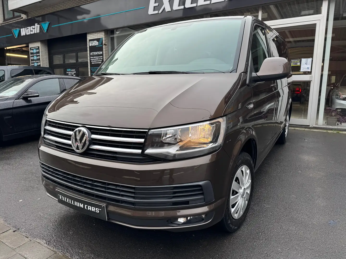 Volkswagen T6 Caravelle 2.0TDi Blue Motion ! 9Place ! Gps Airco Eur6b Bruin - 1