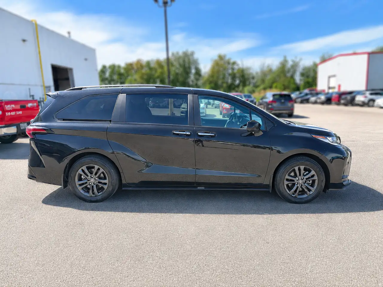 Toyota Sienna снимка Toyota Sienna
