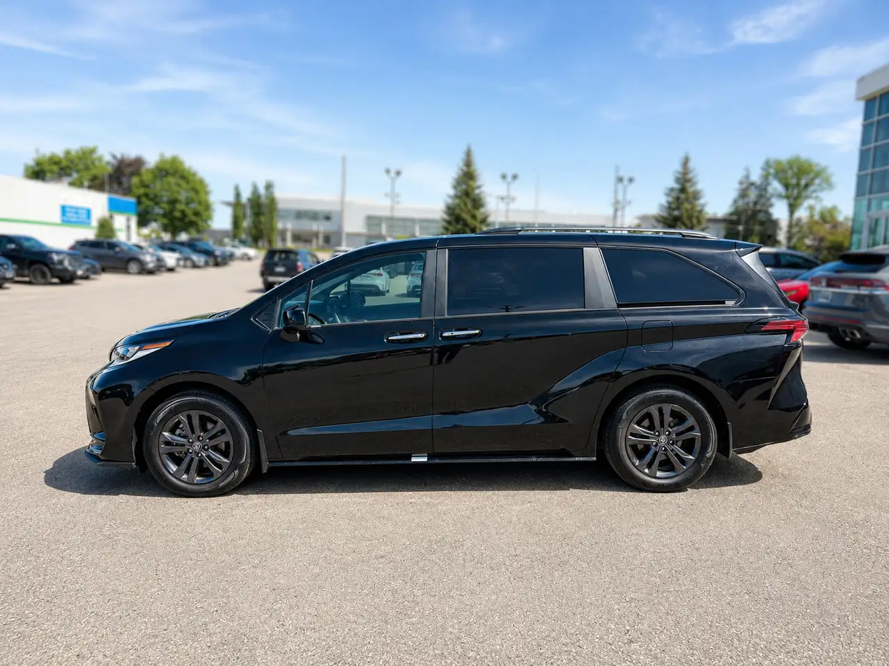 Toyota Sienna снимка Toyota Sienna