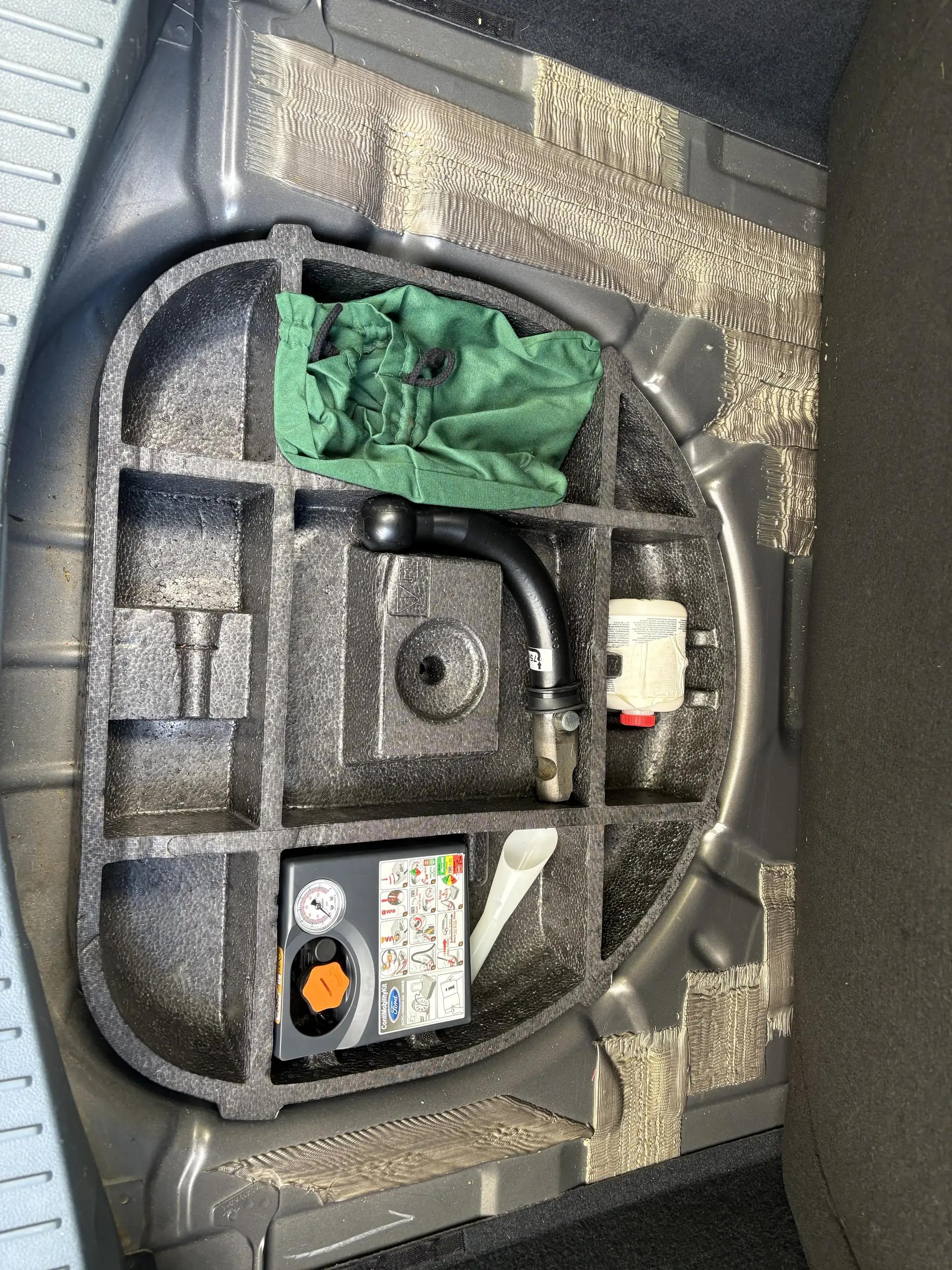 Ford C-Max 1.0 EcoBoost Champions Edition*AHK*EURO-5*TÜV 6-2027* — photo 11