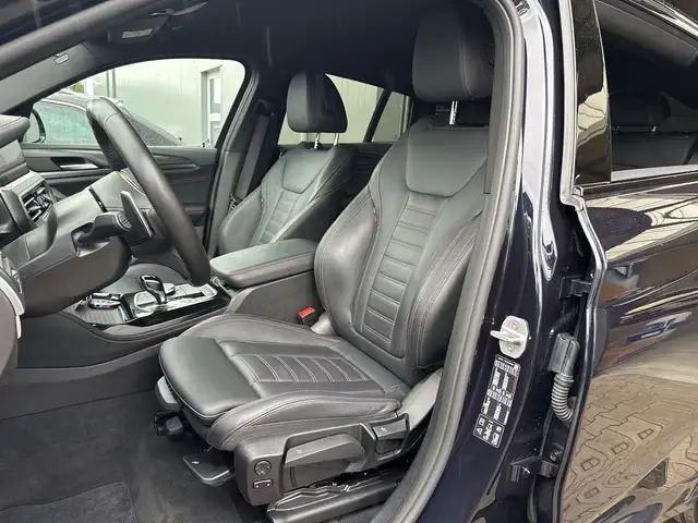 BMW X4 view 11