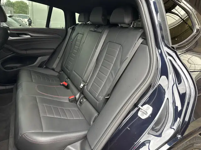 BMW X4 view 12