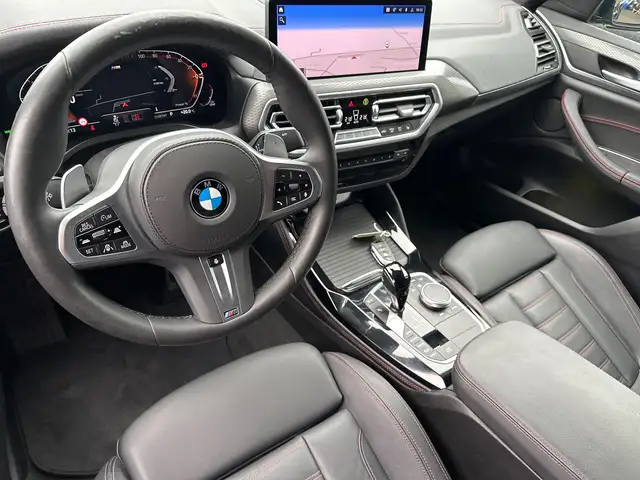 BMW X4 view 10