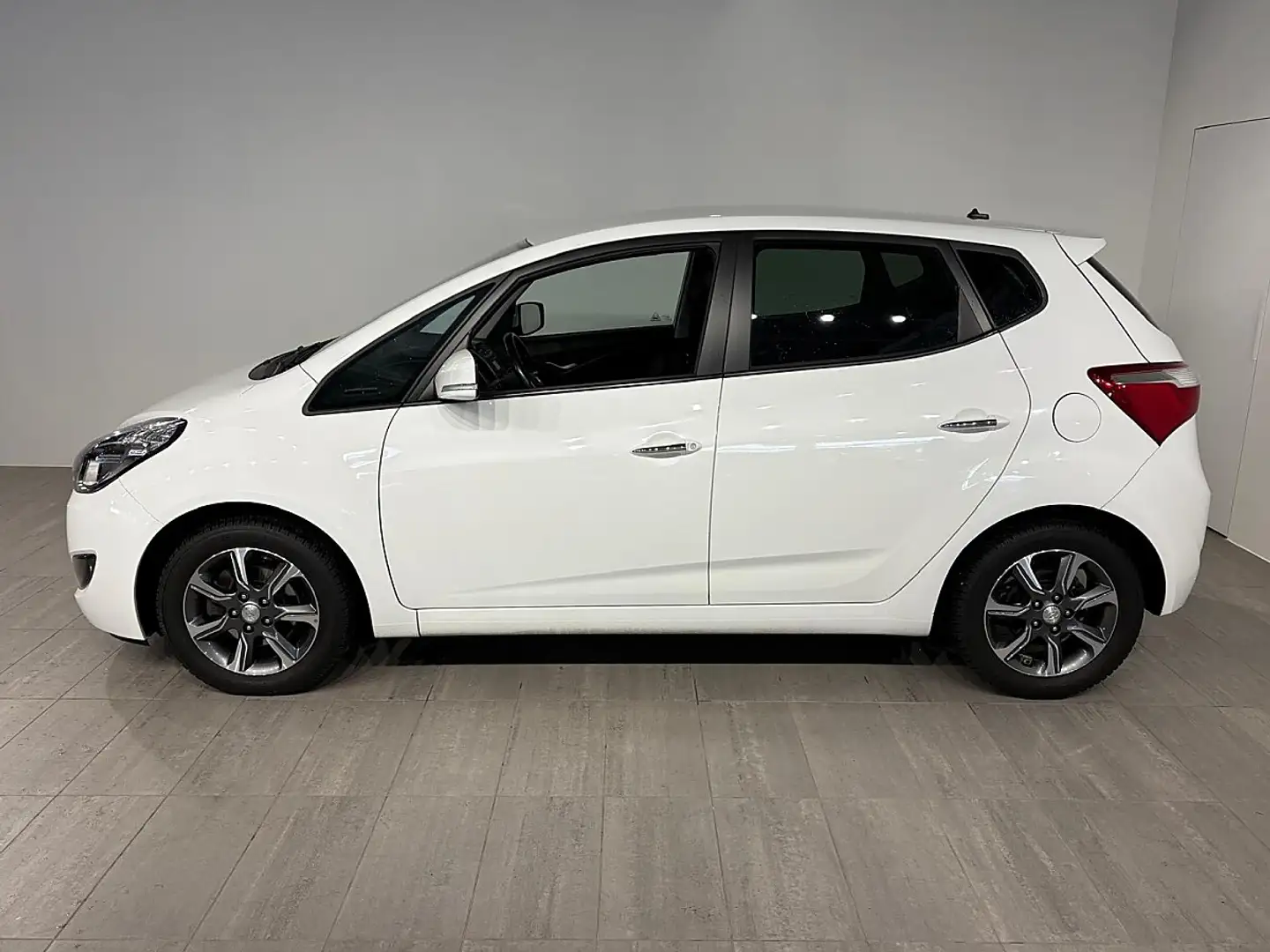 Hyundai iX20 1,4 CVVT Start/Stopp Edition 25 Weiß - 2