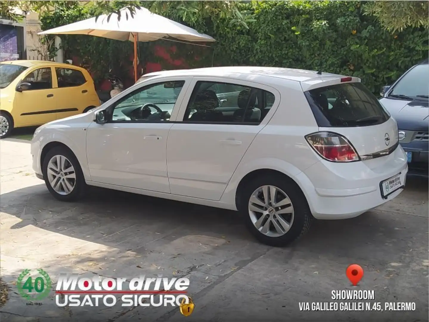 Opel Astra Astra III 2004 5p 1.4 twinport Club esp FL Bianco - 2