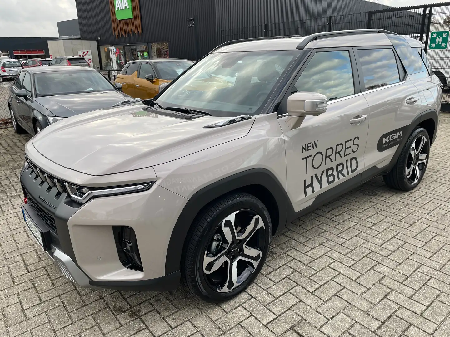 KGM Torres HEV TITANIUM PLUS Beige - 1