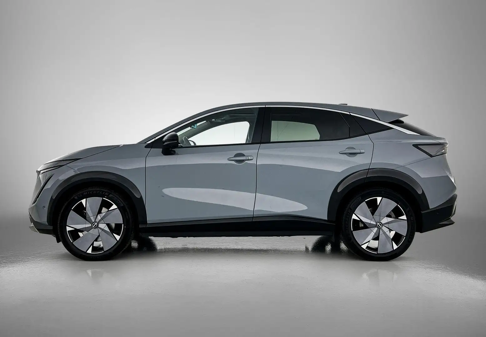 Nissan Ariya Evolve 91 kWh 242PK | Bose Audio | Draadloze Apple Grijs - 2